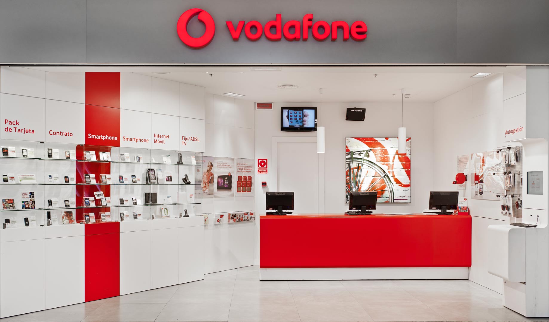 Vodafone | Proyectos Agomadera | Ebanisteria | Madera | Constuccion | Decoracion | Reforma Integral | Mobiliario A Medida | Arquitectura Corporativa